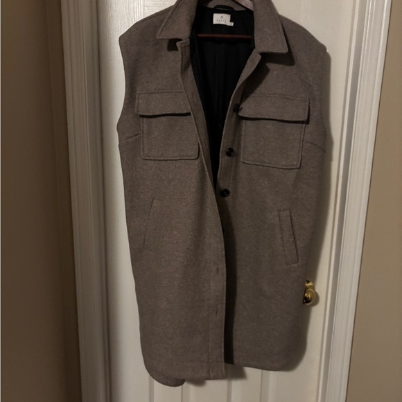 Elegant Women's Tan Wool-Blend Vest - Picture 1 of 2